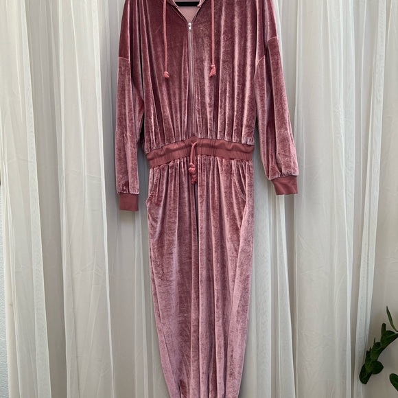 Fashion Nova Pink Velvet Jumpsuit - Picture 1 of 11